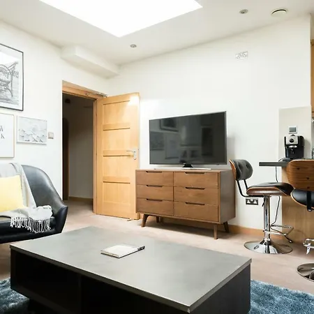 Apartment The College Green Place - Elegant & Contemporary 2bdr *